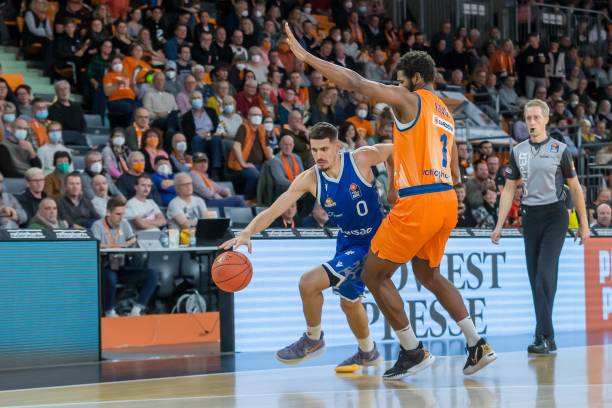 首战将于 首战将于