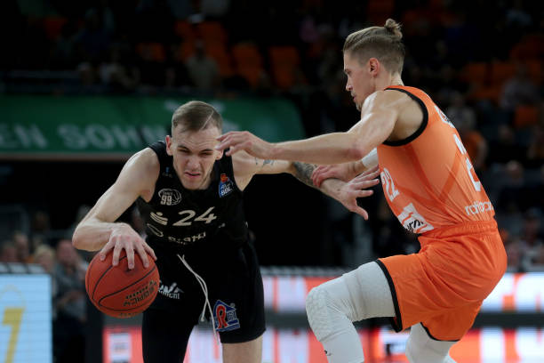 战术执行更 战术执行更