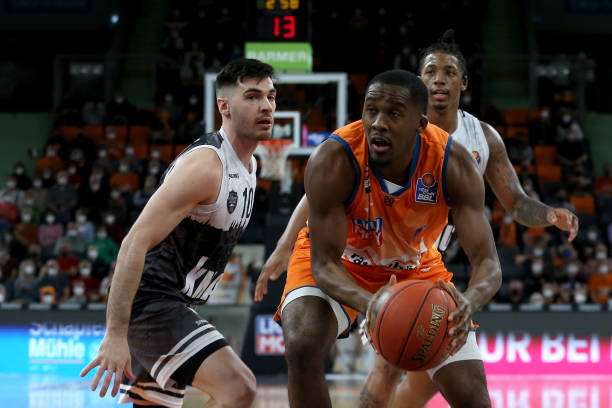 萨卡在年轻 萨卡在年轻